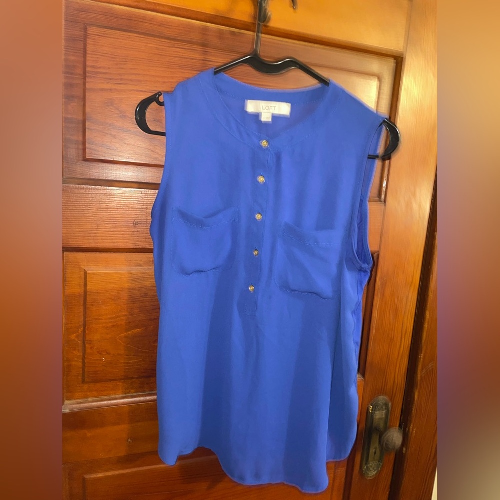 LOFT Women's Blue Sleeveless Top *make offers* - Picture 3 of 6